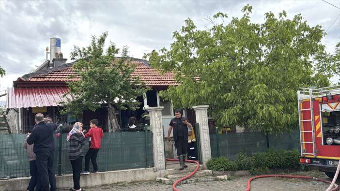 konyada-korkutan-yangin-mustakil-ev-kullanilamaz-hale-geldi