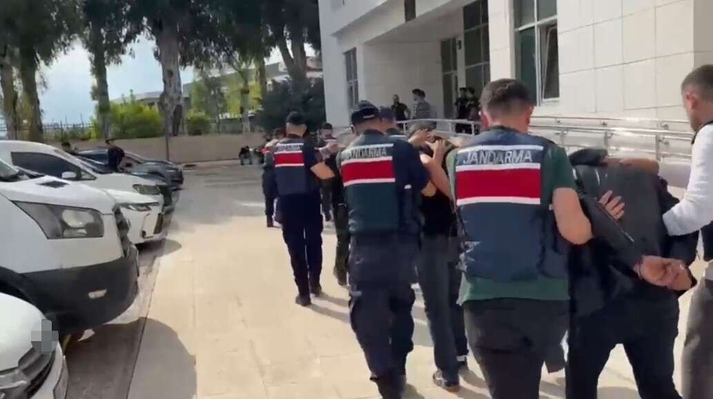 konya-ve-adanada-kacak-alkol-operasyonu-13-bin-litre-ele-gecirildi