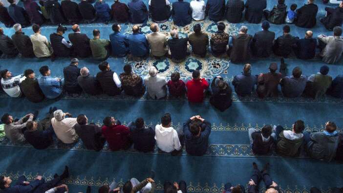 ilce-ilce-konyada-kurban-bayrami-bayram-namazi-saatleri-2026