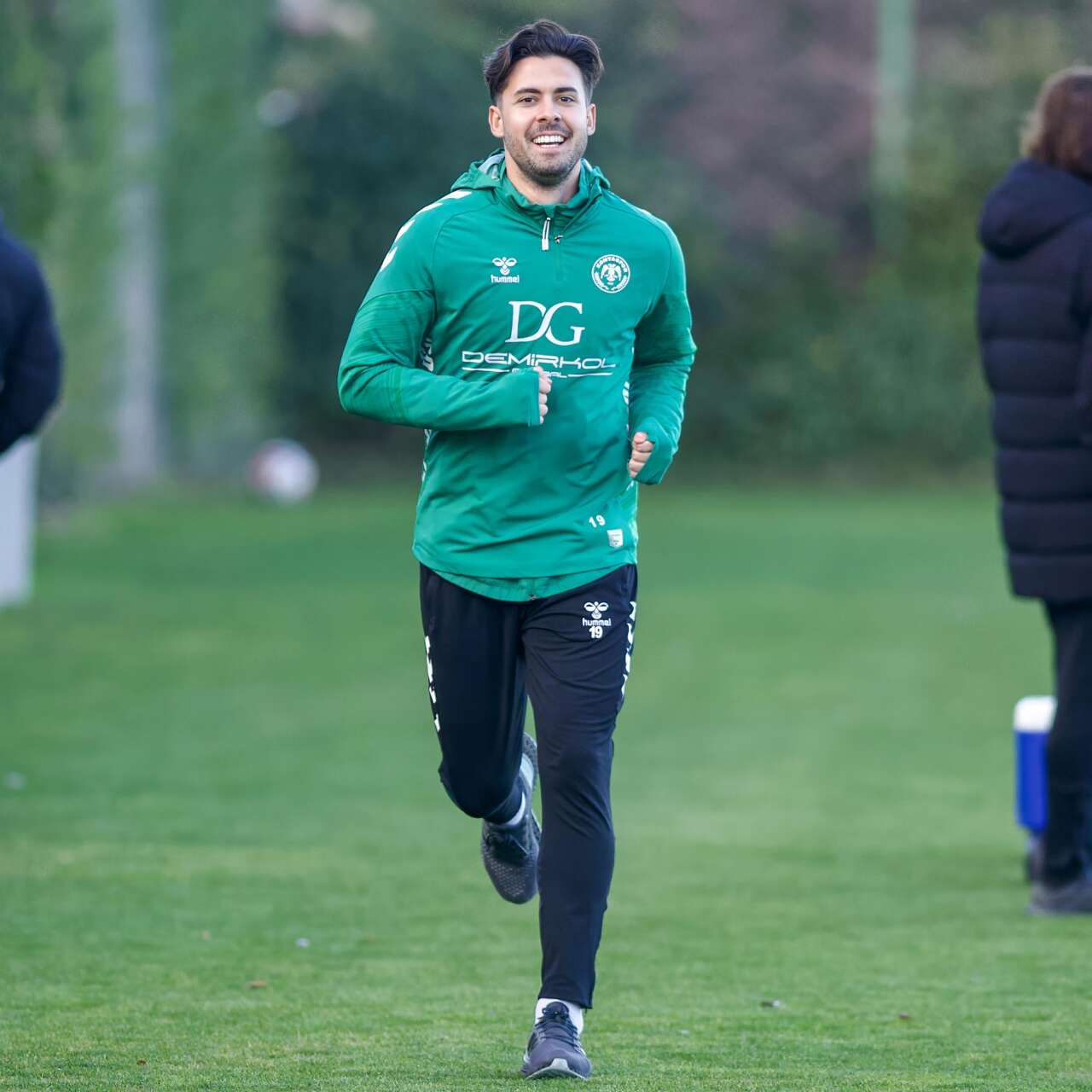 konyaspor-yeni-sezonda-2-isimle-yollarini-ayiriyor