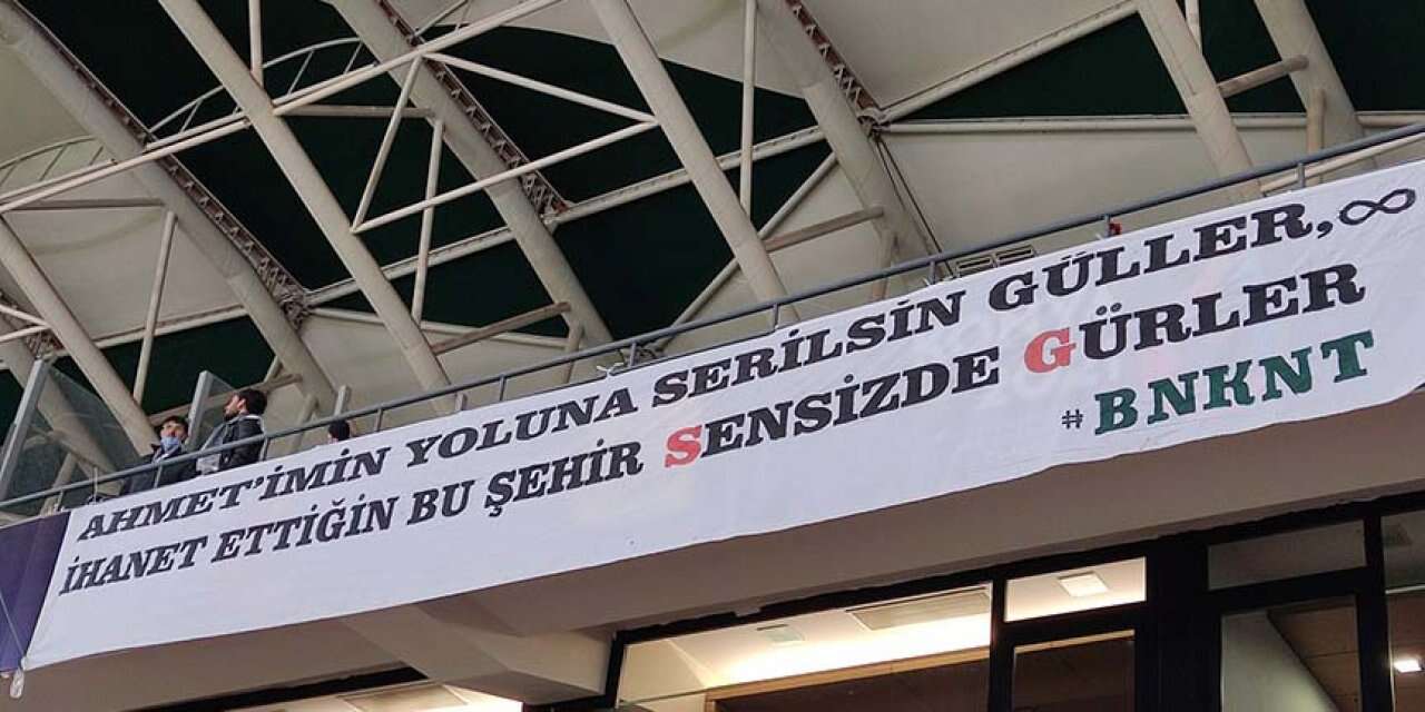 konyaspordan-olayli-ayrilan-serdar-gurler-taraftarlari-yine-kizdirdi
