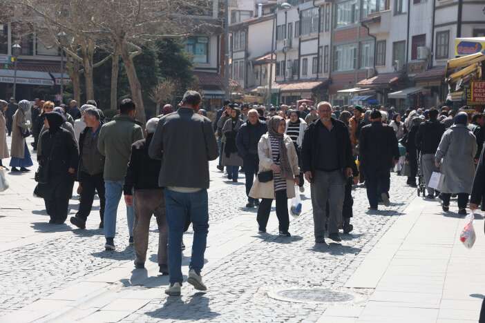 bayramda-et-ve-tuzu-abartanlar-dikkat-konyada-uzmani-uyardi-felc-riski-var