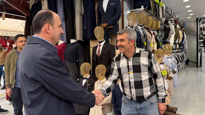 konyadaki-bayram-alisverisi-heyecanina-baskan-altay-da-ortak-oldu