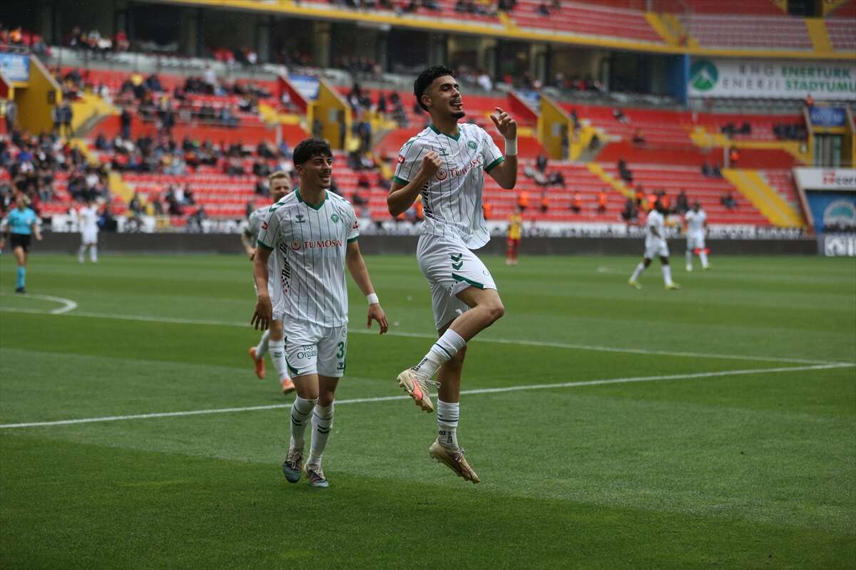 super-ligde-sezonun-yas-ortalamasi-hesaplandi-konyaspor-zirveye-yakin