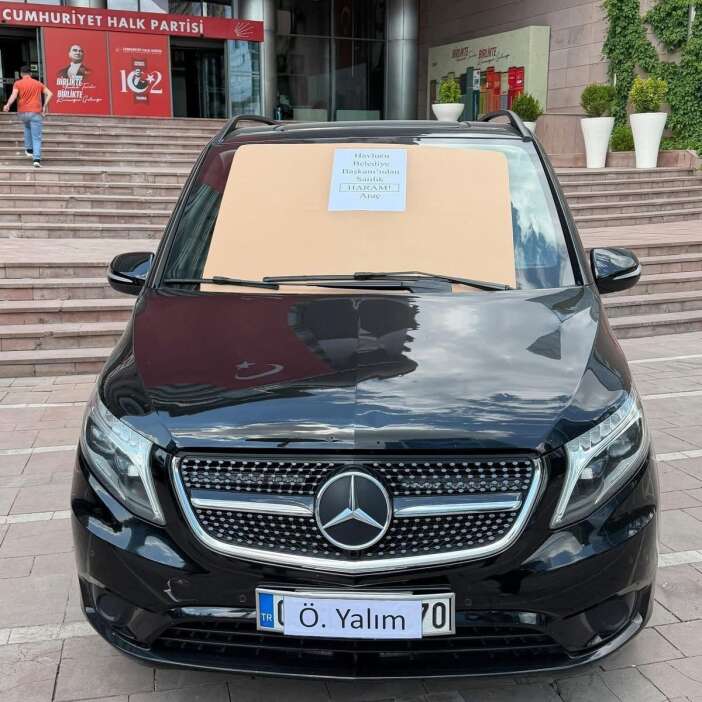 chpde-eski-yonetimin-haram-araclari-satisa-cikti