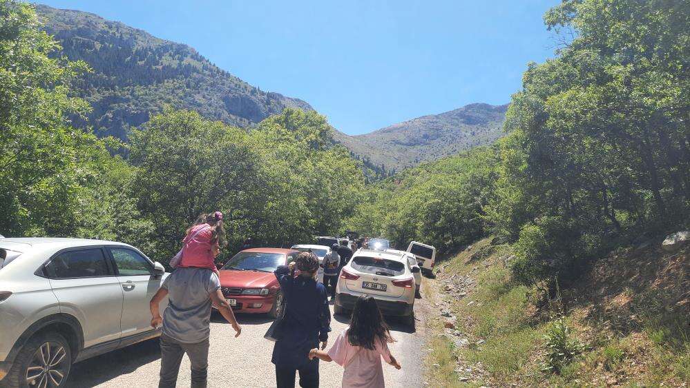 merak-eden-yerinde-gordu-binlerce-konyali-bayramda-aygirdibine-akin-etti