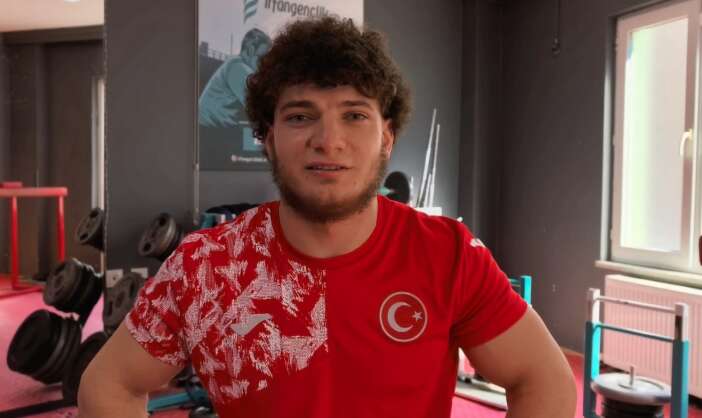 konyada-sampiyon-oldu-bilegindeki-gucu-bacaklarinda-hissetmek-icin-destek-bekliyor