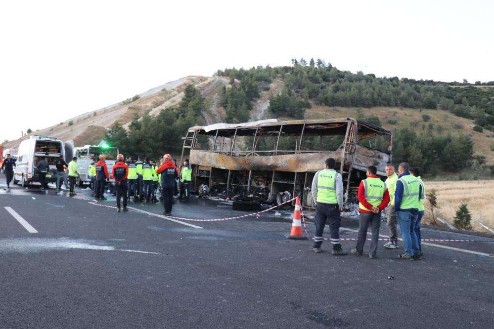 yolcu-otobusu-1i-bebek-8-kisiye-mezar-oldu-geriye-aci-goruntuler-kaldi