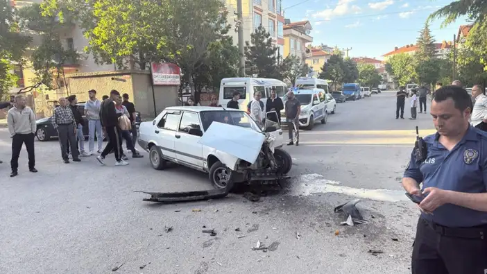konyada-otomobil-ile-motosiklet-carpisti-1i-agir-2-yarali-var