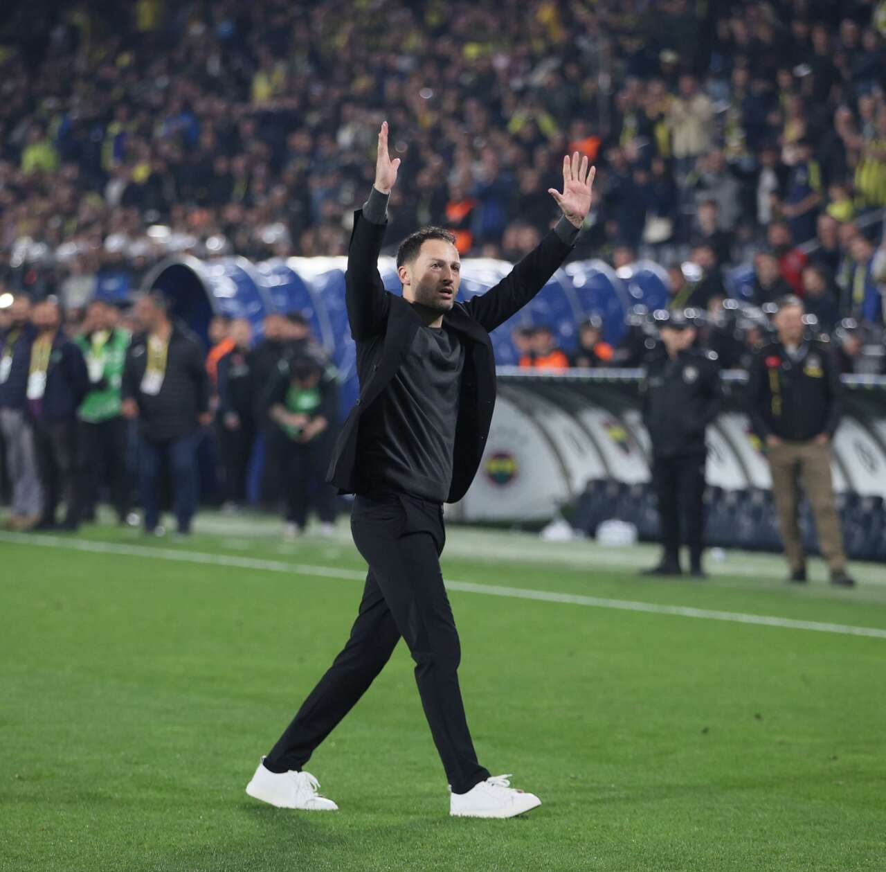 fenerbahceden-ayrilan-domenico-tedesconun-yeni-adresi-resmen-aciklandi