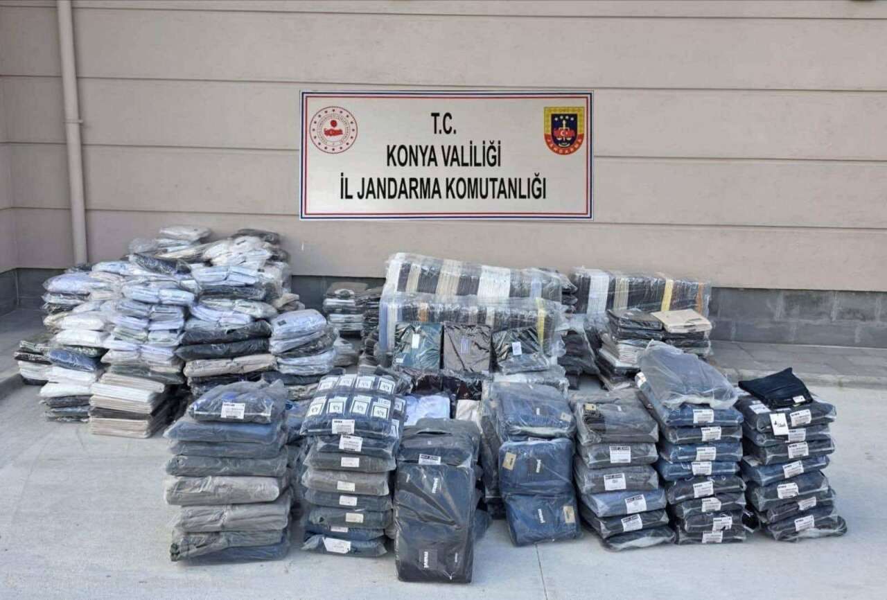 konyada-jandarmadan-milyonluk-operasyon-binlerce-gomlek-ele-gecirildi