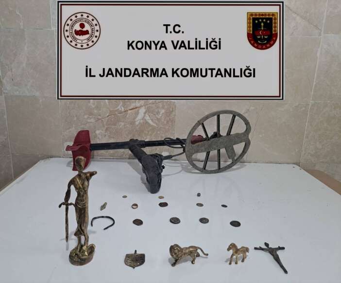konyada-kacak-kaziya-jandarma-engeli-bunlarla-yakalandilar