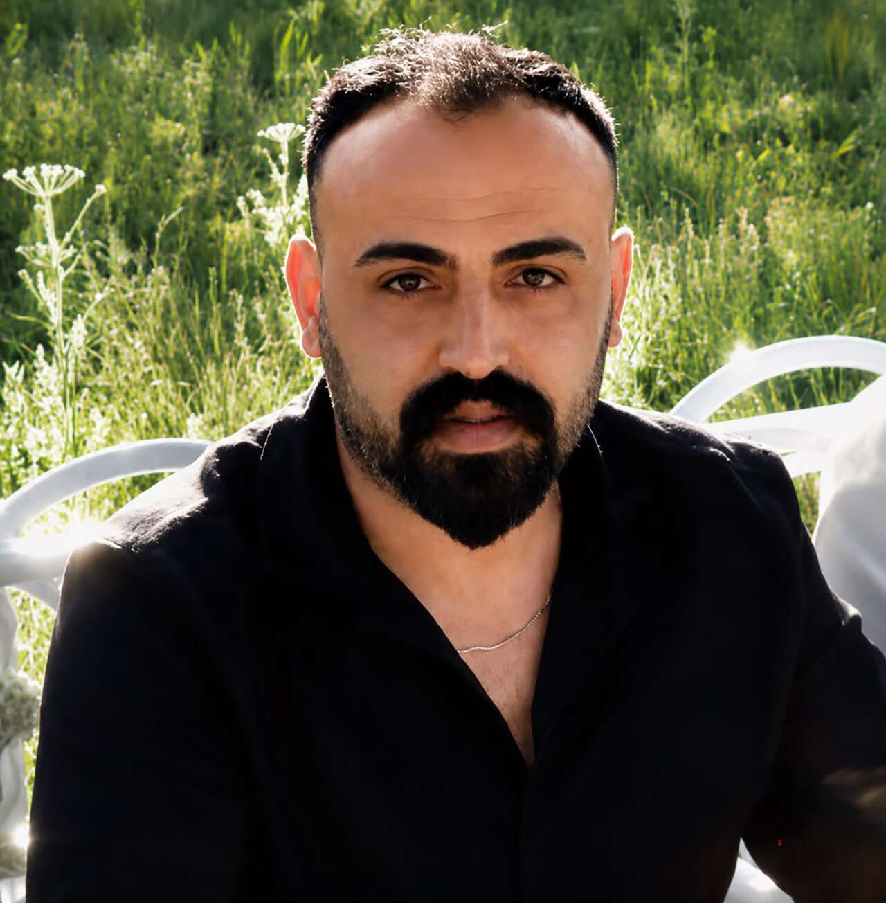 kiz-kardesinin-hayatini-kurtardi-dakikalar-sonra-kendisi-oldu