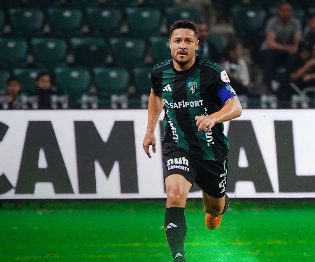 kocaelispor-serdar-dursun-ve-ahmet-oguz-ile-yollarini-ayirdi