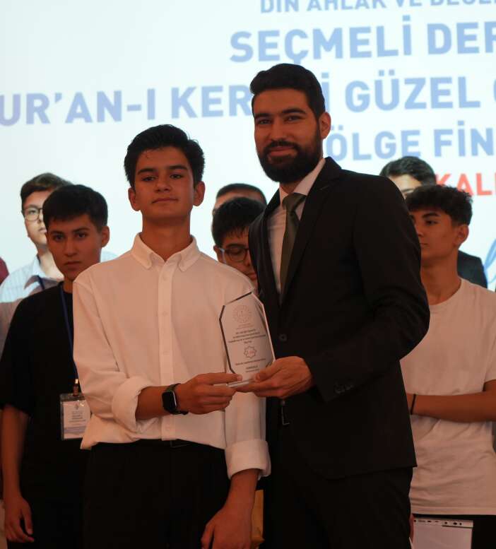 konyali-abdurrahman-diken-kuran-i-kerimi-guzel-okuma-yarismasinda-ucuncu-oldu