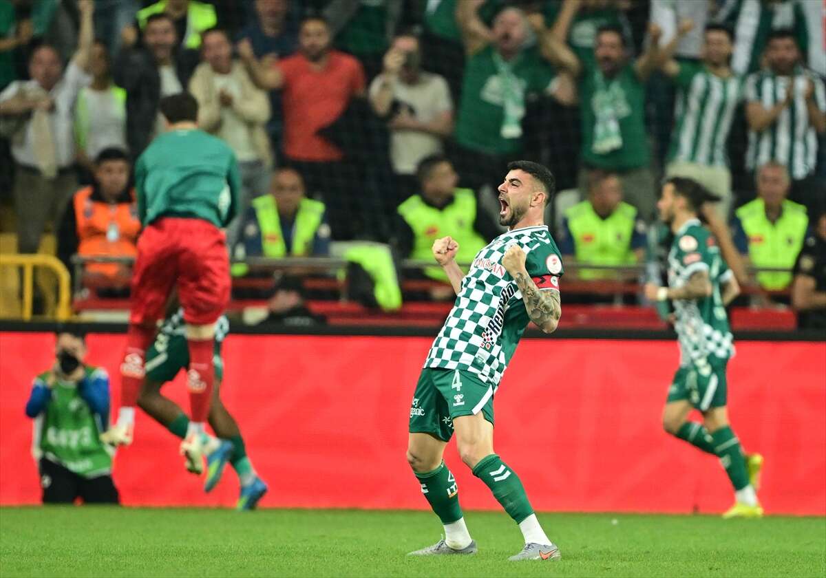 konyaspordan-adil-demirbag-icin-trabzonspor-devrede-ilk-teklif-ortaya-cikti