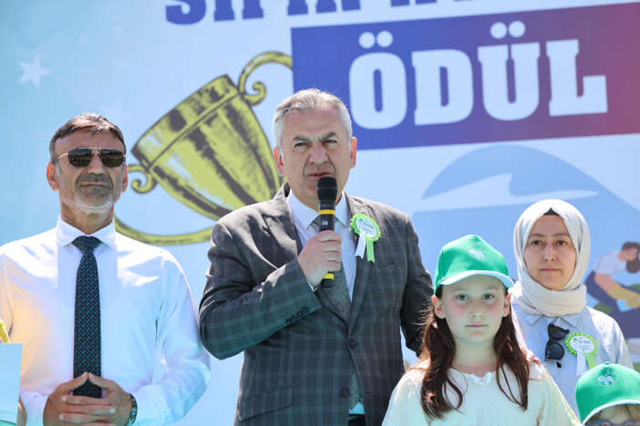 konyadaki-odullu-yarisma-206-bin-kilo-atigi-geri-donusume-kazandirdi