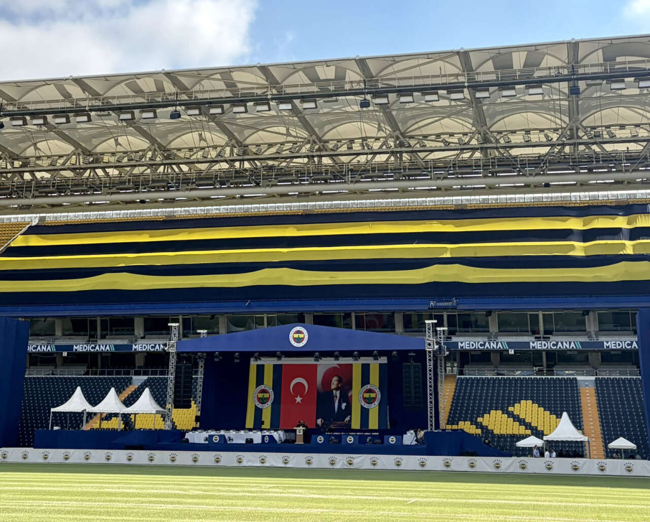 fenerbahcenin-borcu-aciklandi-rakam-herkesi-sasirtti