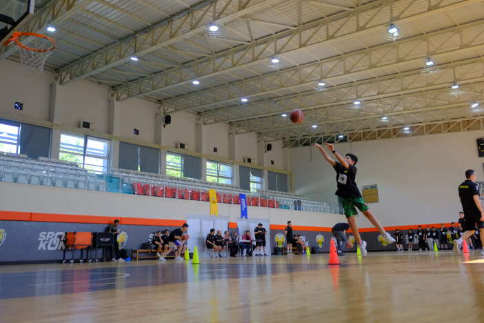 konyada-genc-basketciler-sari-siyahli-forma-icin-ter-doktu