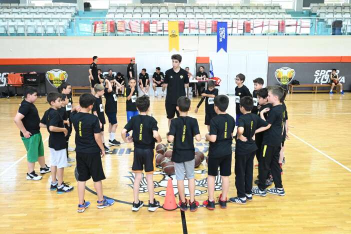 konyada-genc-basketciler-sari-siyahli-forma-icin-ter-doktu