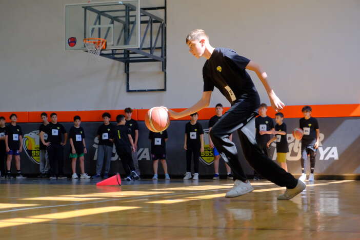 konyada-genc-basketciler-sari-siyahli-forma-icin-ter-doktu