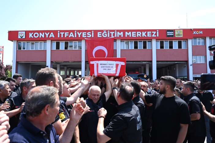 konya-sehit-itfaiye-eri-mehmet-tekeliyi-son-yolculuga-ugurluyor