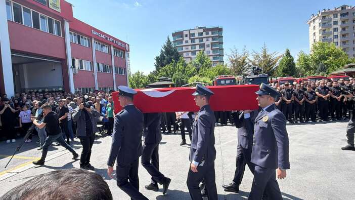 konya-sehit-itfaiye-eri-mehmet-tekeliyi-son-yolculuga-ugurluyor