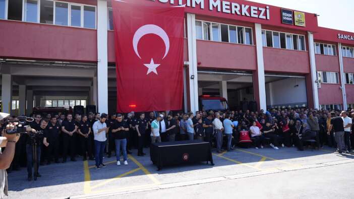 konya-sehit-itfaiye-eri-mehmet-tekeliyi-son-yolculuga-ugurluyor