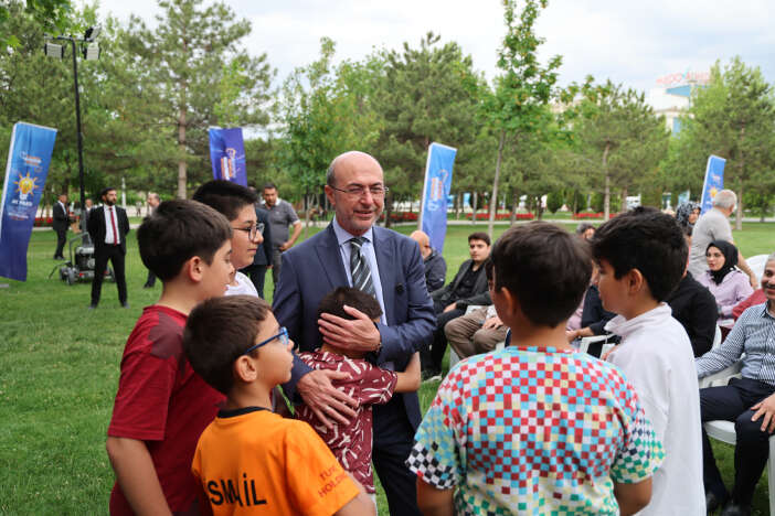 baskan-pekyatirmaci-mahalle-mahalle-selcukluyu-dinliyor