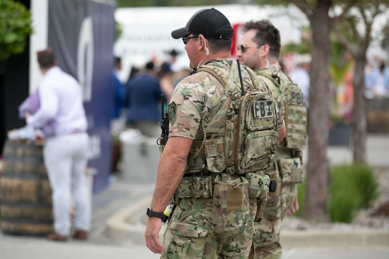 fbi-dunya-kupasi-icin-dugmeye-basti