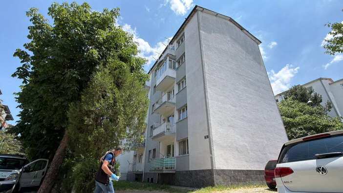 uvey-kiziyla-yasayan-kadinin-cansiz-bedeni-bulundu-olumu-suphe-uyandirdi