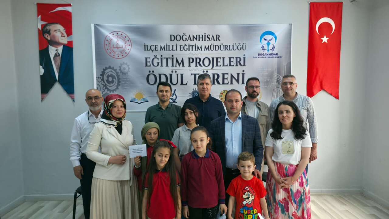 konya-doganhisarda-ogrencilerden-okuma-rekoru-odulleri-verildi