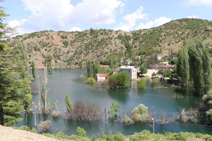 konya-dedemlide-zaman-duruyor-suyu-yukseldi-hatiralar-bir-bir-kayboldu