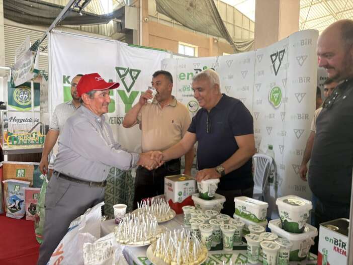 konya-karapinar-tarim-fuarinda-dsyb-ruzgari-esiyor