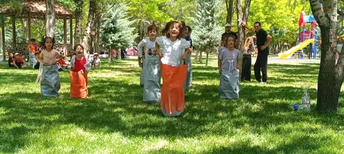 konya-karapinarda-minikler-hem-eglendi-hem-paylasmayi-ogrendi