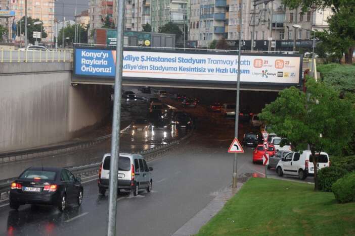 konyada-yine-siddetli-yagis-kapida-sel-ve-su-baskini-riski-var