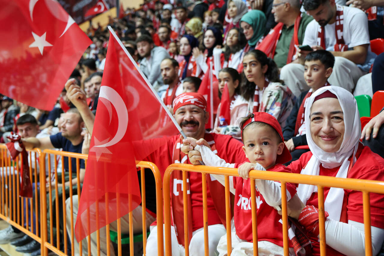 binlerce-konyali-dunya-kupasi-heyecaninda-bulustu
