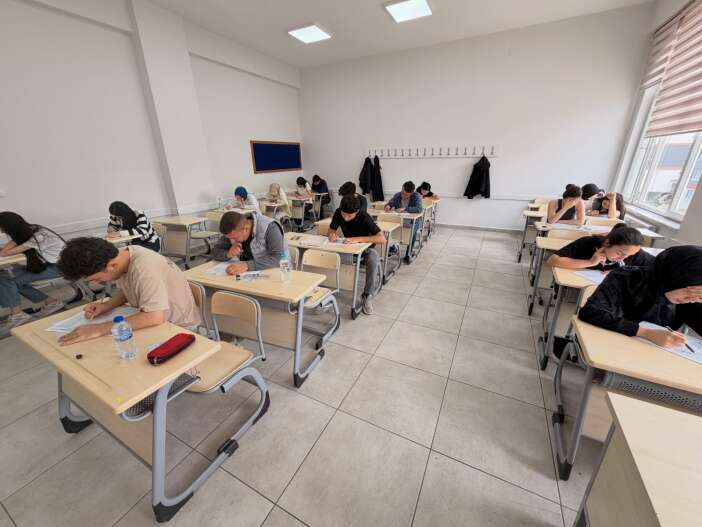 konyada-yks-heyecani-erken-basladi-sinavin-provasi-yapildi