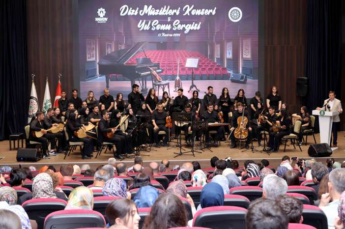 karatayda-582-ogrencinin-emegi-sergi-ve-konserle-taclandi