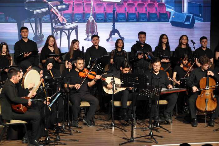 karatayda-582-ogrencinin-emegi-sergi-ve-konserle-taclandi