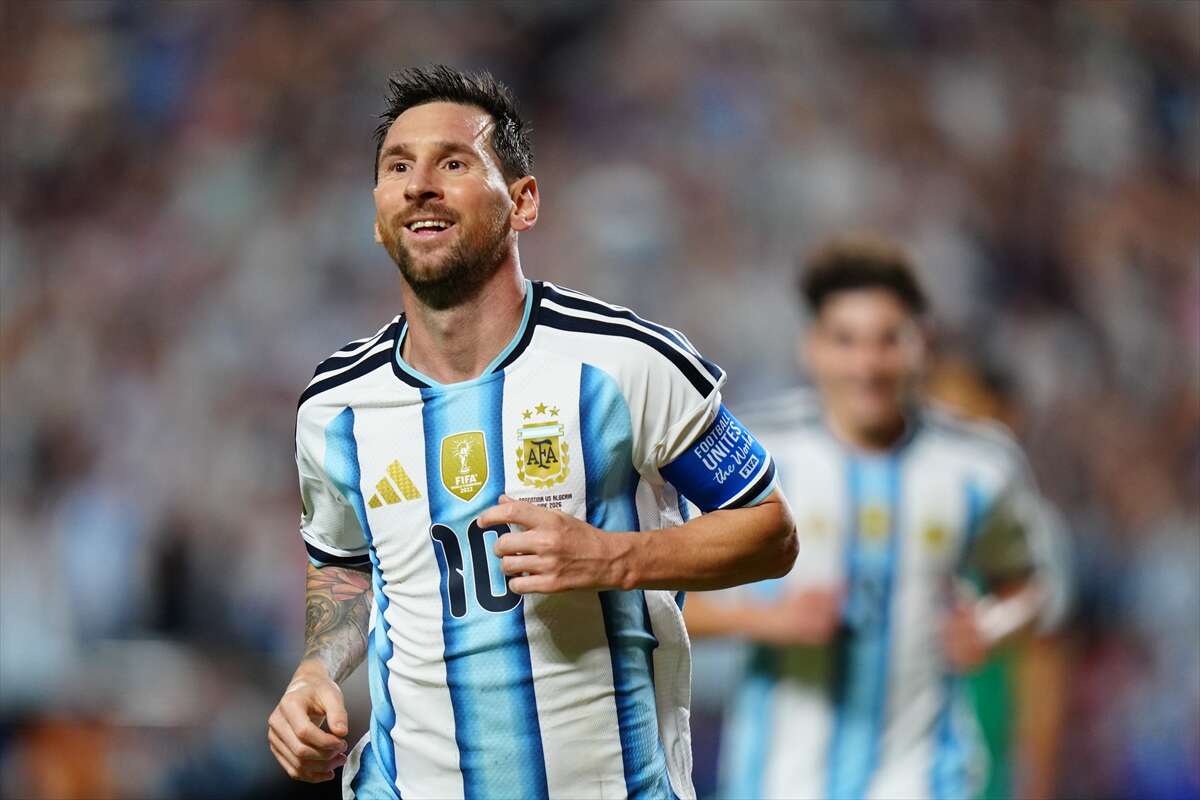 38-yasindaki-messi-dunya-kupasinda-tarihe-gecti