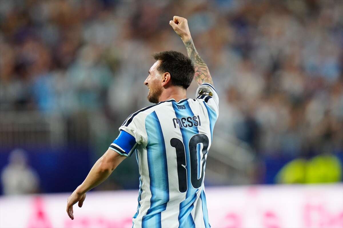 38-yasindaki-messi-dunya-kupasinda-tarihe-gecti