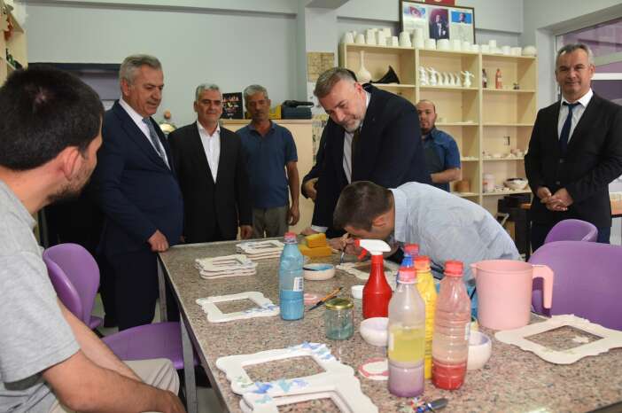 genc-kalemler-yaristi-konyadaki-odul-torenine-bakan-yardimcisi-katildi