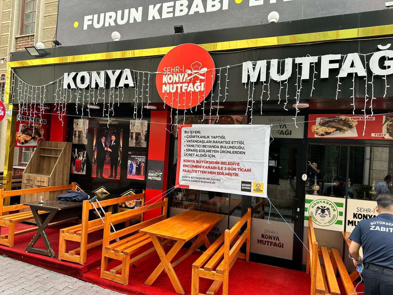 konyanin-merkezinde-tabeladaki-oyun-bitti-buyuksehir-muhuru-vurdu