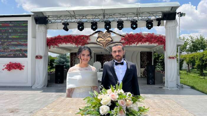 ozcan-ve-sargin-aileleri-konyada-en-mutlu-gunlerini-yasadi
