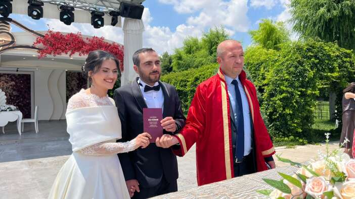ozcan-ve-sargin-aileleri-konyada-en-mutlu-gunlerini-yasadi