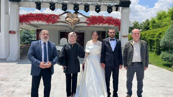 ozcan-ve-sargin-aileleri-konyada-en-mutlu-gunlerini-yasadi