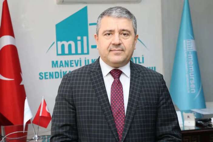 stajyer-vali-yardimcisi-vekili-muftunun-makamina-oturdu-ortalik-karisti