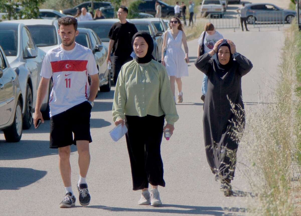 yks-maratonu-basladi-milyonlarca-aday-universite-hayali-icin-ter-dokuyor