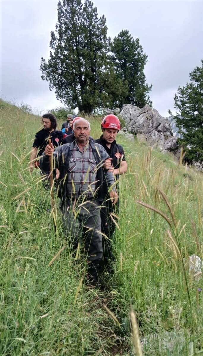 konya-ekipleri-dag-basinda-can-kurtardi-helikopter-inemedi-onlar-yetisti